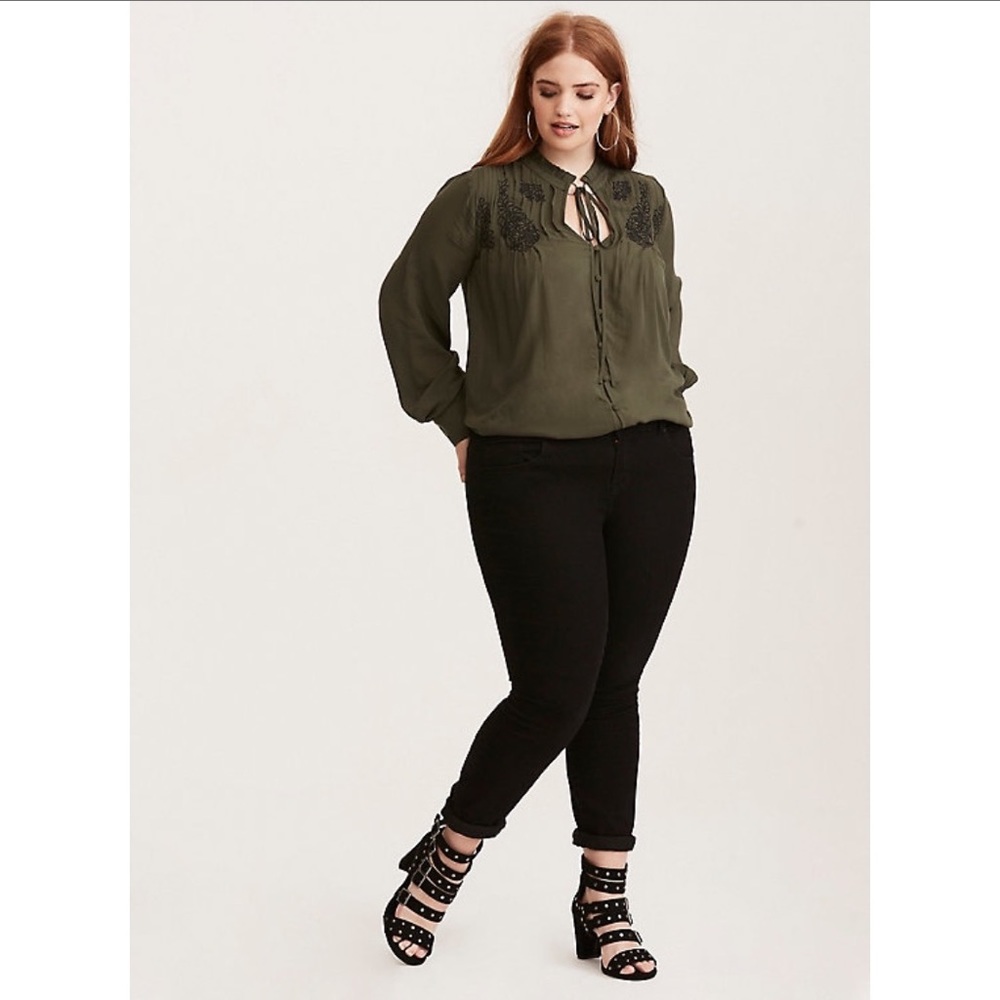 Torrid Embroidered Challis Tie Front Too